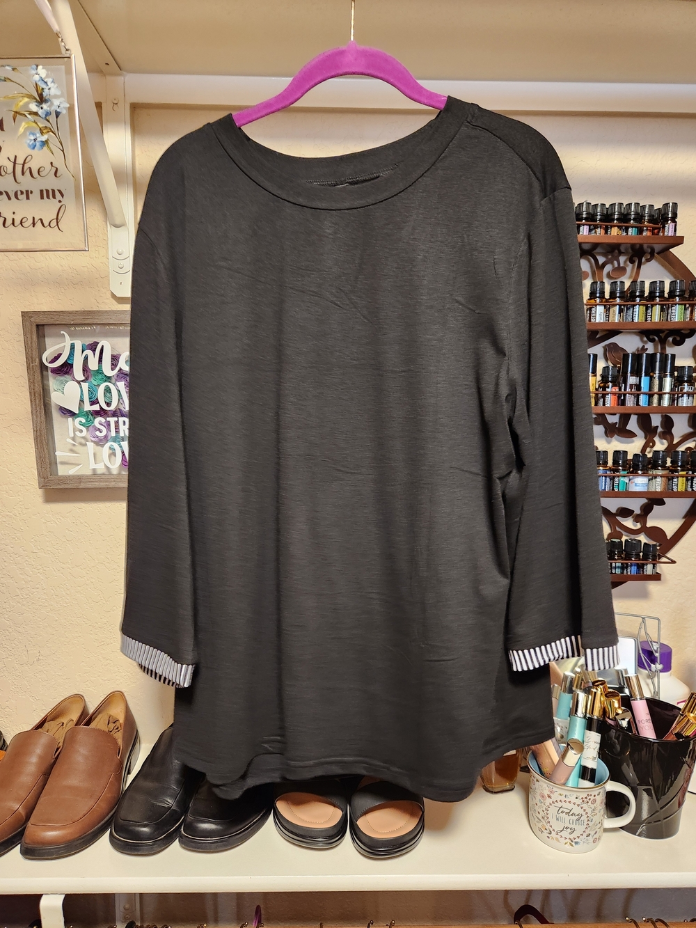 Dokotoo Women’s Black 3/4 Sleeve Crewneck Top with Stripe Cuff Detail